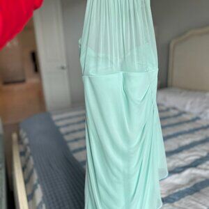Mint Green Bridesmaid Dress - Size 2 David's Bridal - VERY flattering and classy